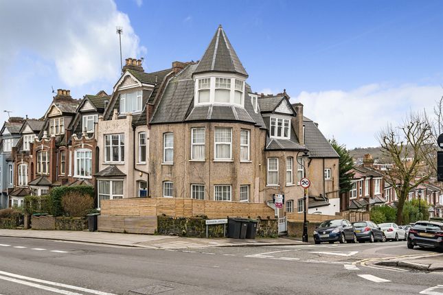 Thumbnail Flat for sale in Muswell Hill, London