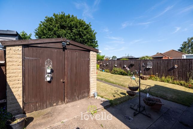 33 Holton Mount, Grimsby photo 3
