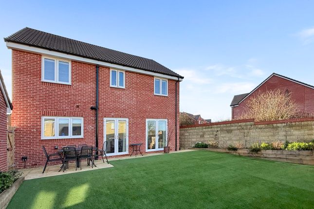 47, Saturn Close, Warminster photo 2