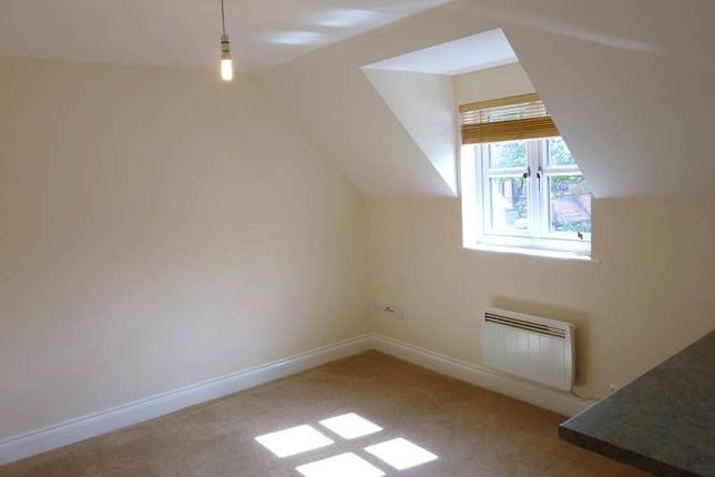 7, Church Court, Twyford, Reading photo 3