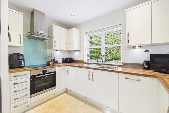 6, Lawrence Place, Berkshire photo 4