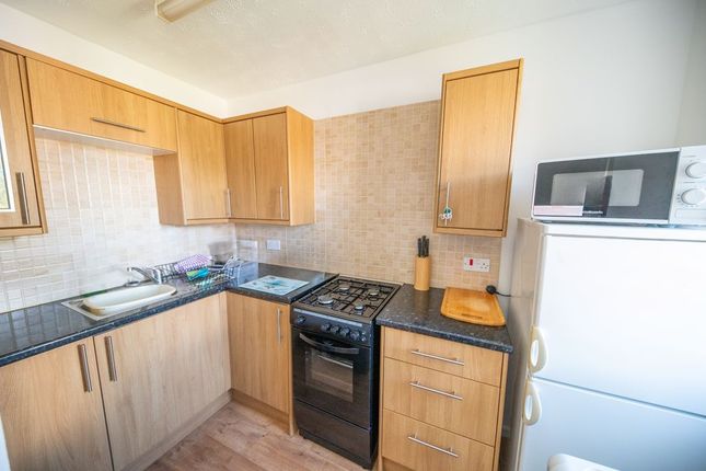 3, Trefoil Close, Waterlooville photo 2