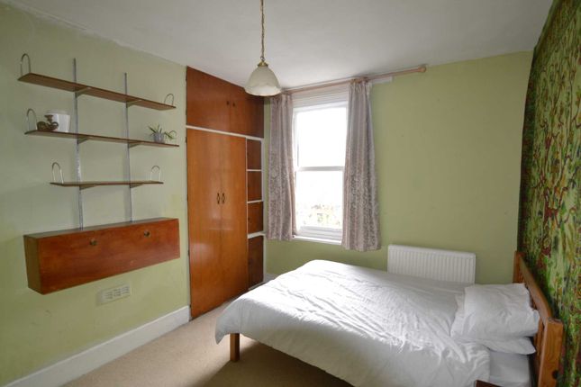 Thumbnail Room to rent in Drayton Garden, Ealing
