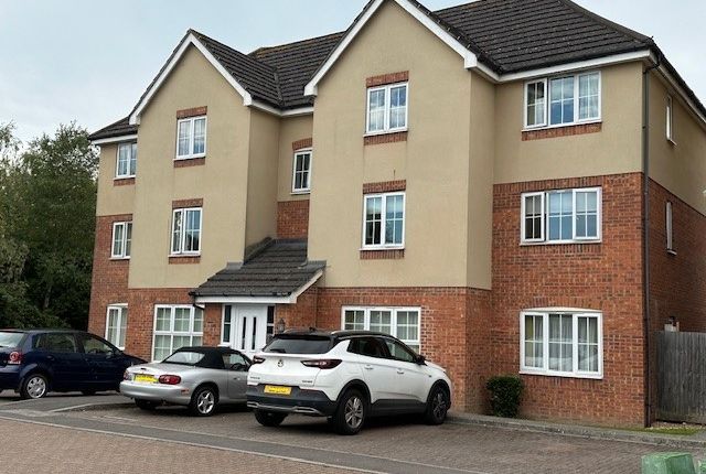 Thumbnail Flat for sale in Battalion Way, Thatcham