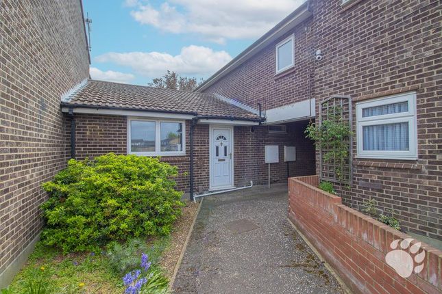 2-bed house on 37, Crown Avenue, Basildon, £275,000