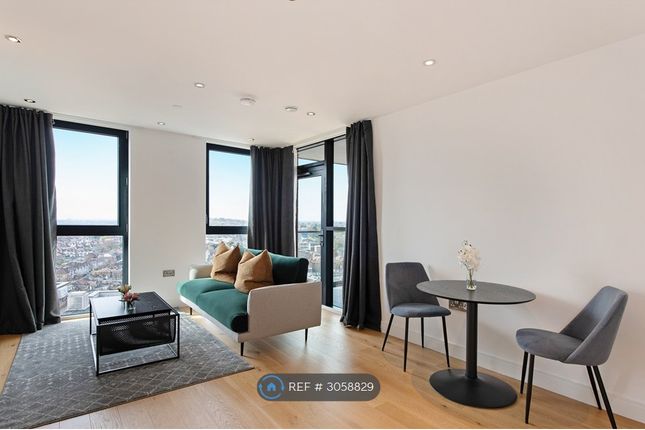 Flat, Curtis Lane, Wembley photo 3
