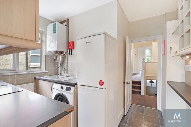 Flat for sale in Third Avenue, Walthamstow, London