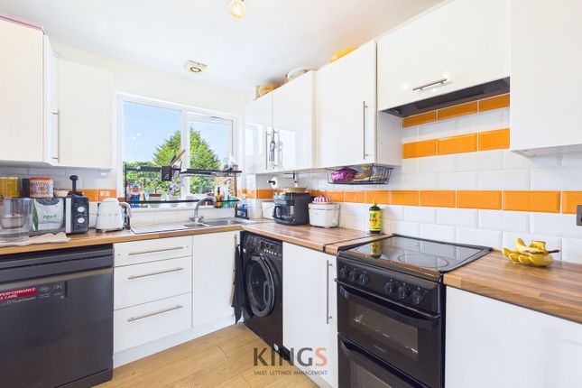 36 Nash Close, Hatfield photo 3
