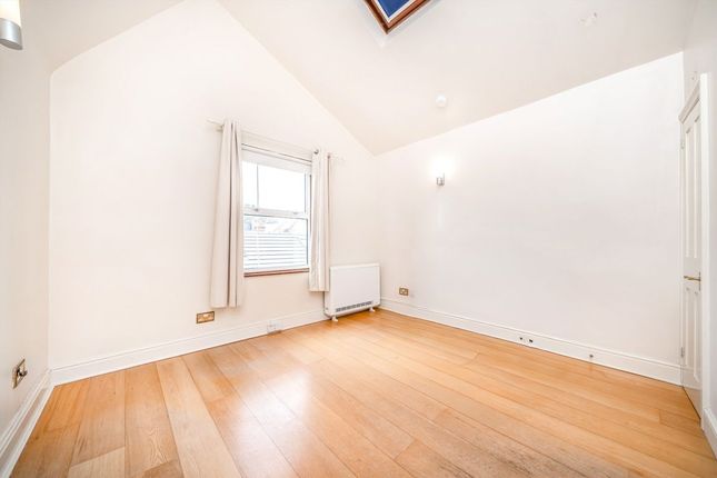 The Studio, 4, Crown Road, Twickenham photo 4