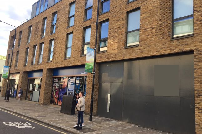 Retail premises to let in Creek Road, Greenwich