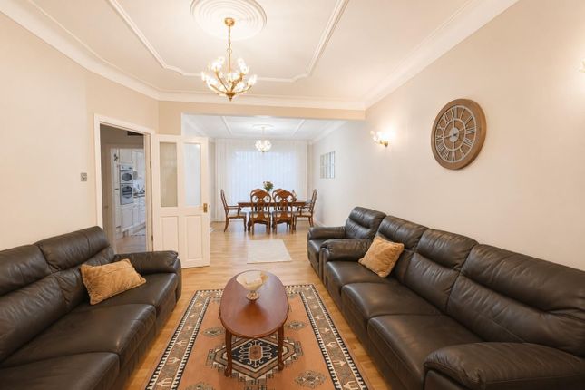 264, Hall Lane, London photo 3