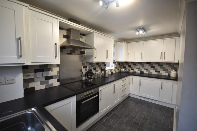 11, Ivy Park Road, Goole photo 2