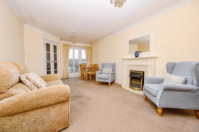31, Hughes Court, Lucas Gardens, Luton photo 5