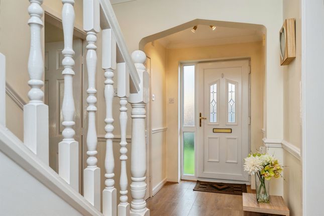 4, Walnut Close, Chester photo 2
