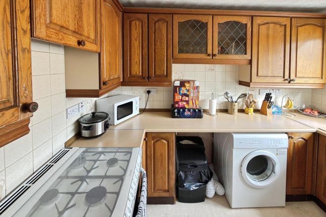 10, Carlton Road, Lowestoft photo 3