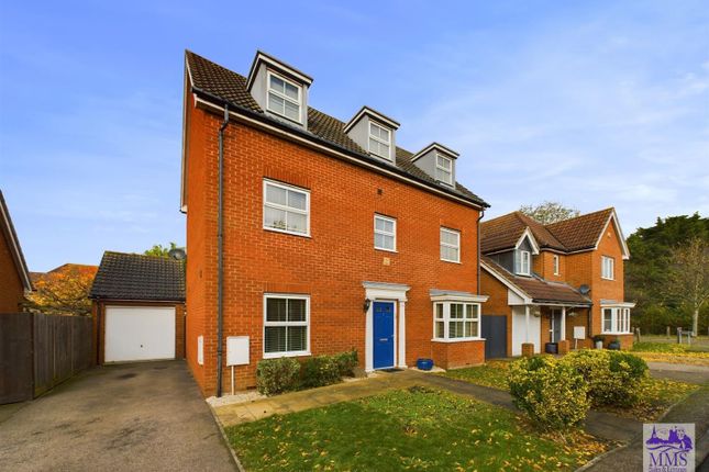 Thumbnail Detached house for sale in Fitzgilbert Close, Gillingham