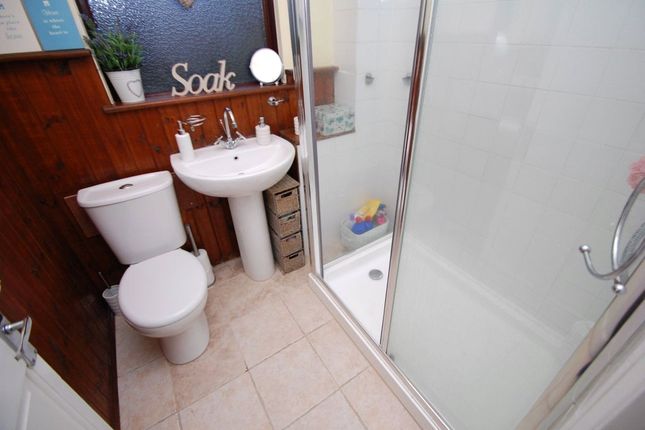 19, Mansard Close, Essex photo 5