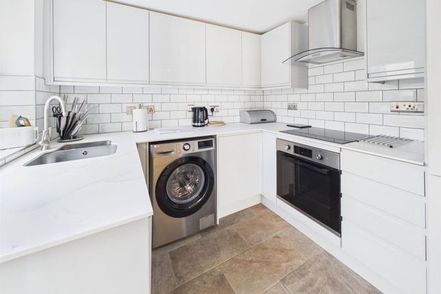 14, Cleeveland Street, Cheltenham photo 2