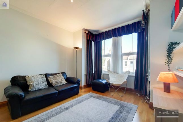 Eaton Park Road, London photo 2
