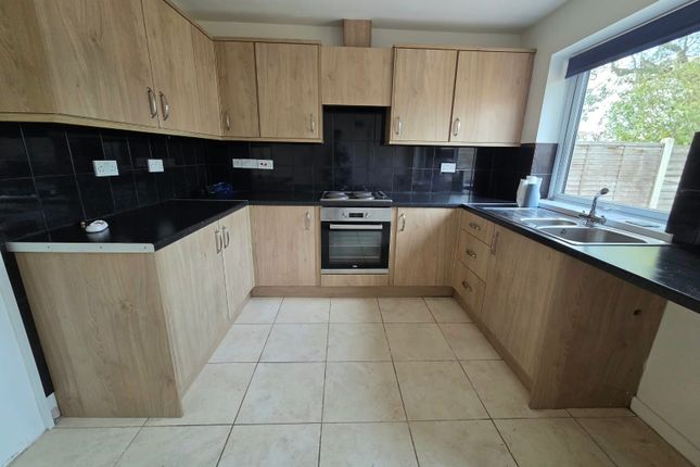 344, Colchester photo 2