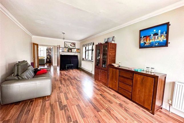 23 Heath Drive, Potters Bar photo 4