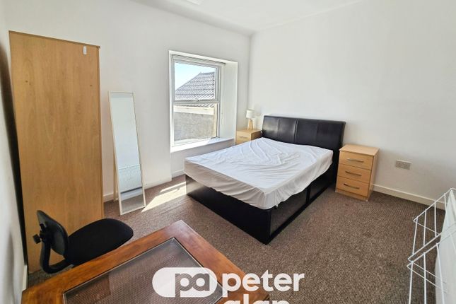 46, SWANSEA photo 5