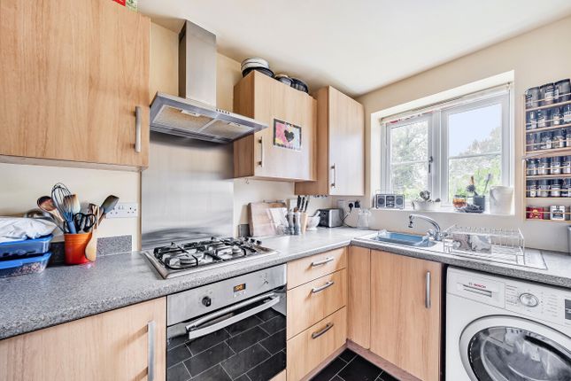 84, Walker Drive, Oxfordshire photo 3