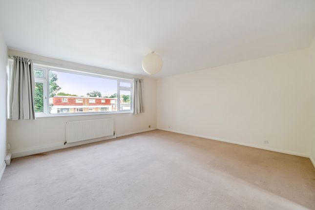 10 Royal Court,, Deer Park Close, Kingston Upon Thames photo 2