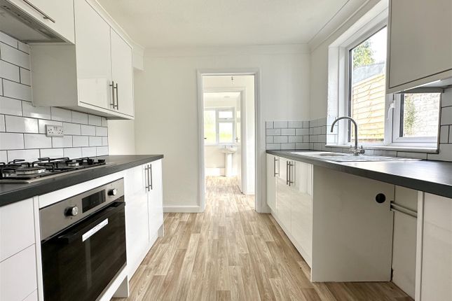Terraced house to rent in Bear Road, Brighton