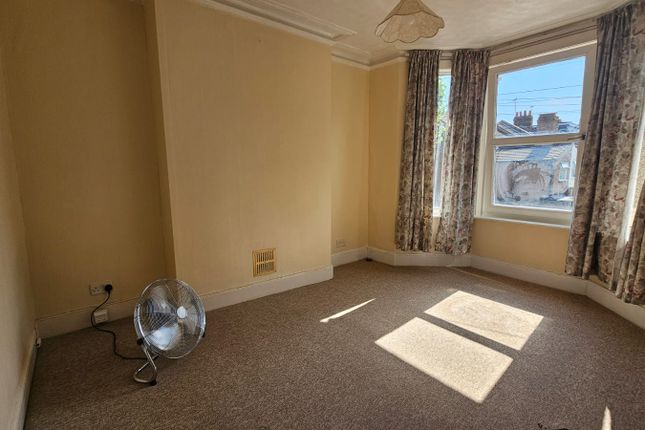 142, Kepple Road, London photo 2