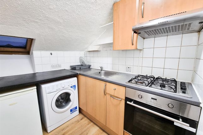 Room 2, 15, Cameron Road, Croydon photo 3