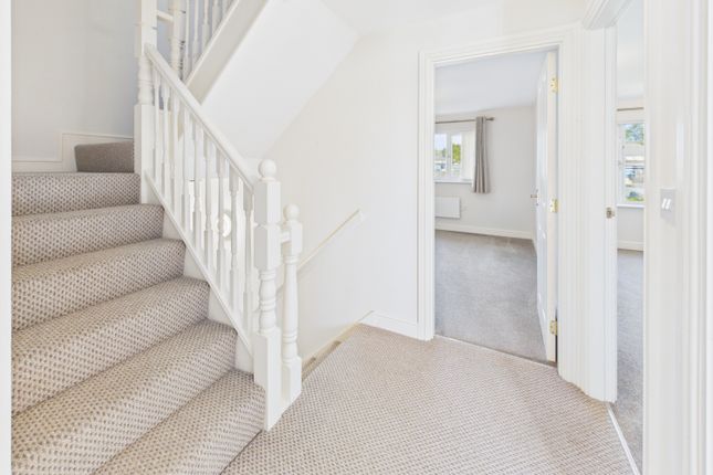 14, Glen Vale, Dronfield photo 3