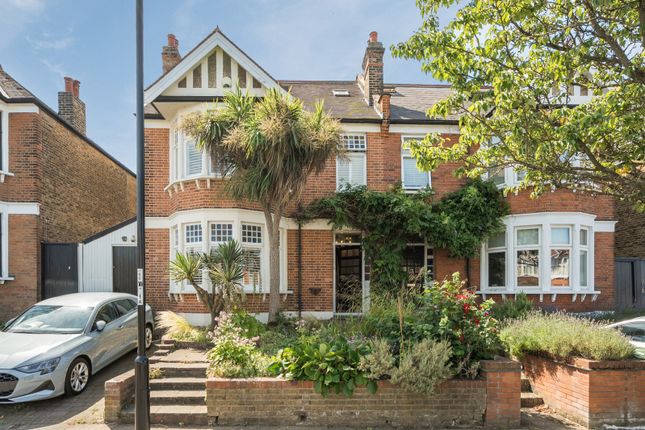 5-bed house on 104, Dunvegan Road, London, £950,000