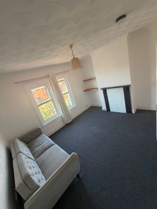 194(FF), Butts Road, Southampton photo 2