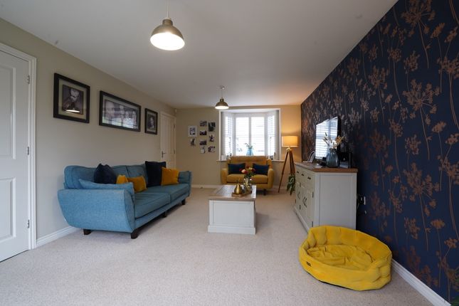 3, Falcon Way, Nottingham photo 5