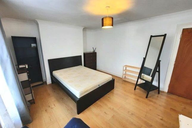 Thumbnail Room to rent in Bancroft Road, London