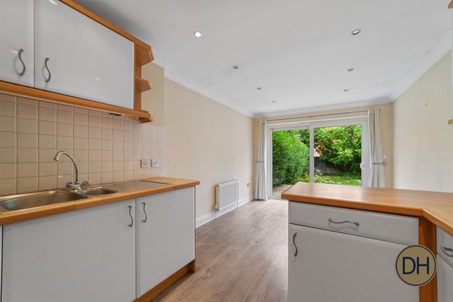 17, Gresham Road, Brentwood photo 4