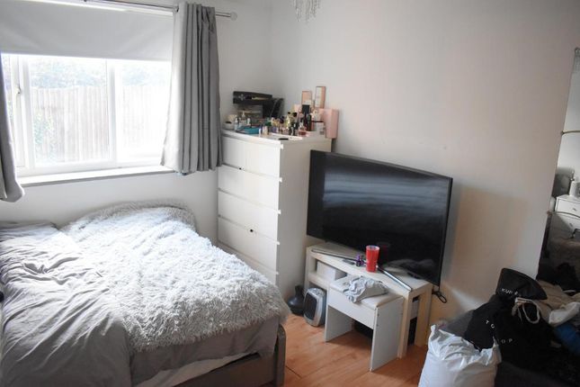 Flat for sale in Madison Court, St Marks Place, Dagenham, Essex