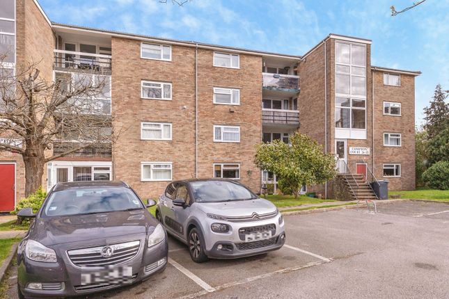 Flat 31 Compton Court,, Chidham Close, Hampshire photo 2
