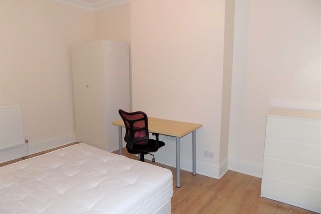 Thumbnail Room to rent in Carlton Road, Salford