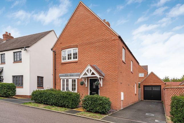 3-bed detached on Squirrel Close, Brackley, £399,995