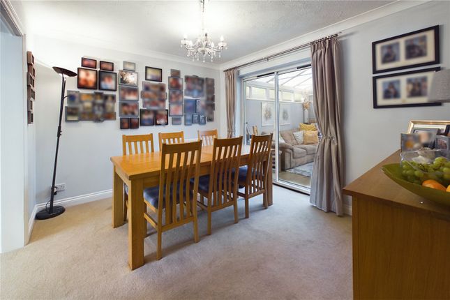 14, Foxglove Way, Berkshire photo 4