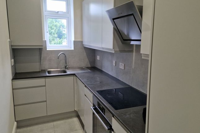 Stonegrove House, Stonegrove, Edgware photo 3
