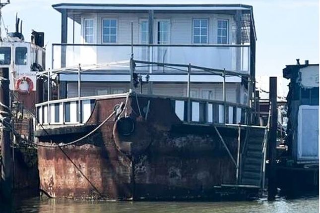 Houseboat for sale in Vicarage Lane, Port Werburgh, Hoo, Rochester