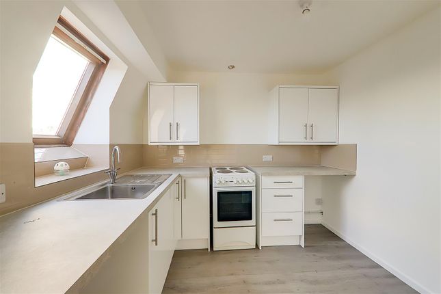 8, Hazelwood Lodge, Lancing photo 4