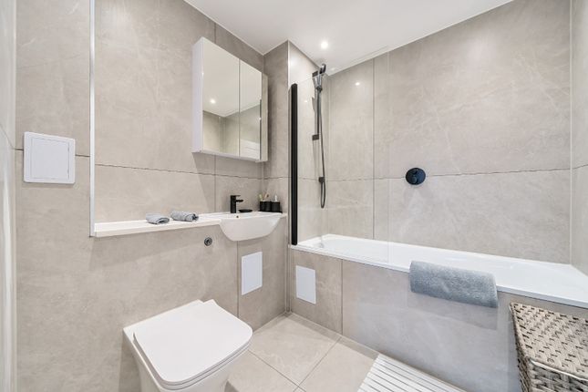 Flat for sale in Trinity Place, Bexleyheath