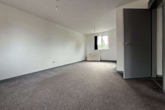 Flat 7, Cecil Court, Cecil Avenue, BRADFORD photo 2