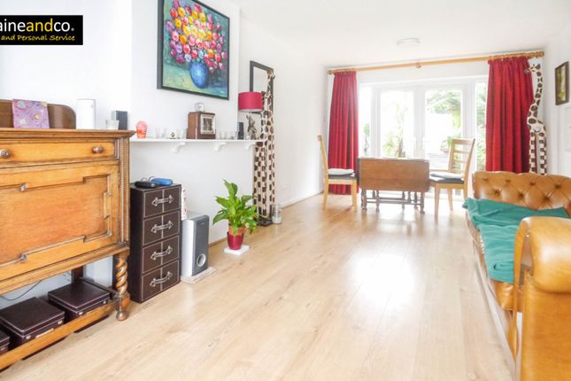 2, Haseldine Meadows, Hatfield photo 4