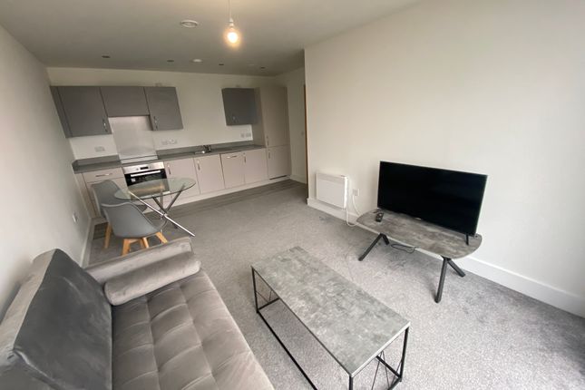 Flat to rent in Adelphi Street, Salford