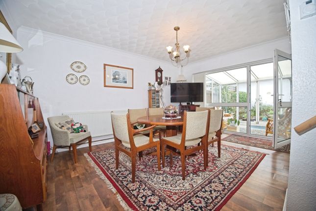 192, Hill Rise, Cardiff photo 3